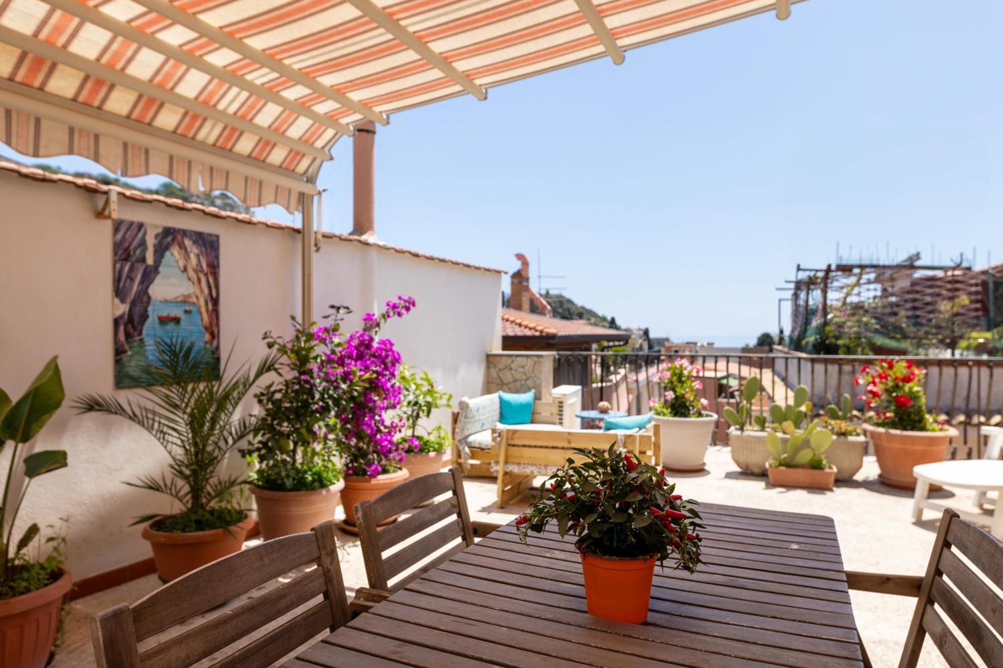 Апартаменти Medusa Exclusive Rooftop Таорміна Екстер'єр фото